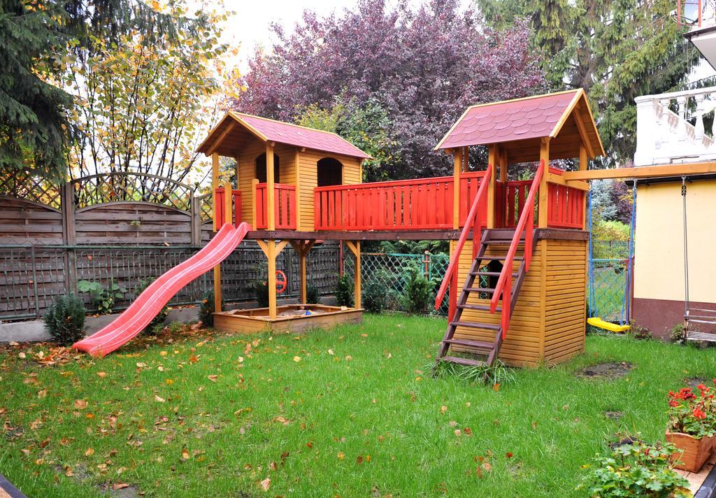 Pokoje I Apartamenty Iwona Цехоцинек Екстериор снимка