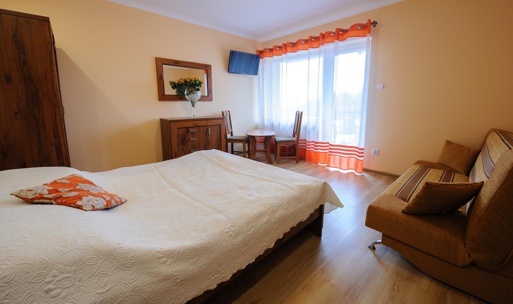 Pokoje I Apartamenty Iwona Цехоцинек Екстериор снимка
