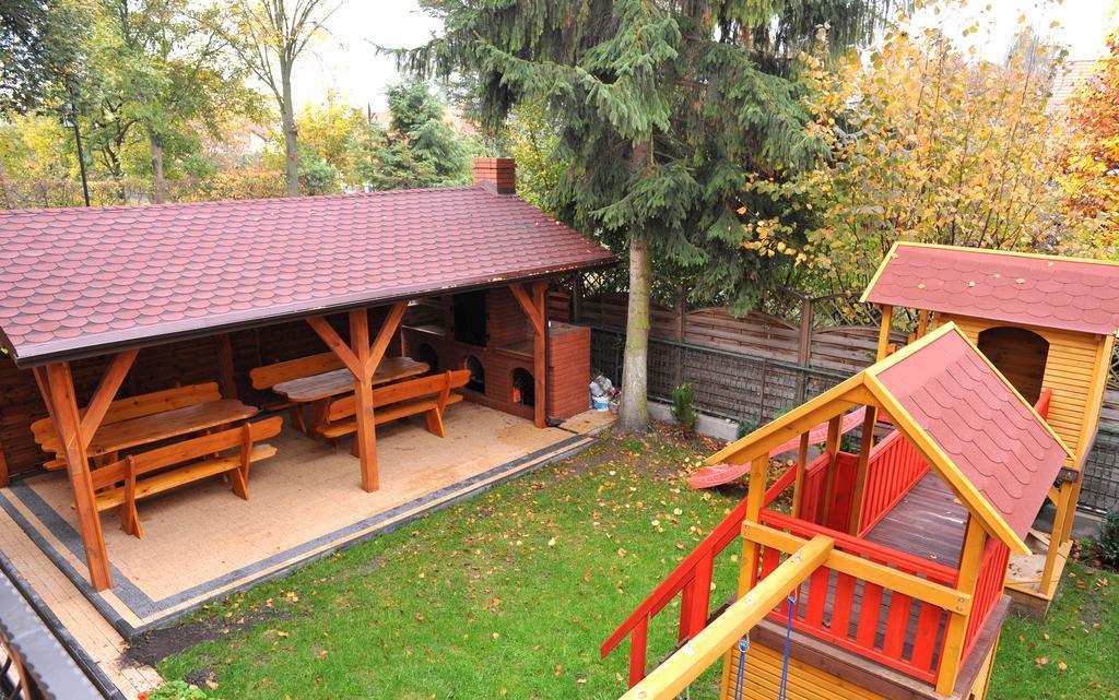 Pokoje I Apartamenty Iwona Цехоцинек Екстериор снимка